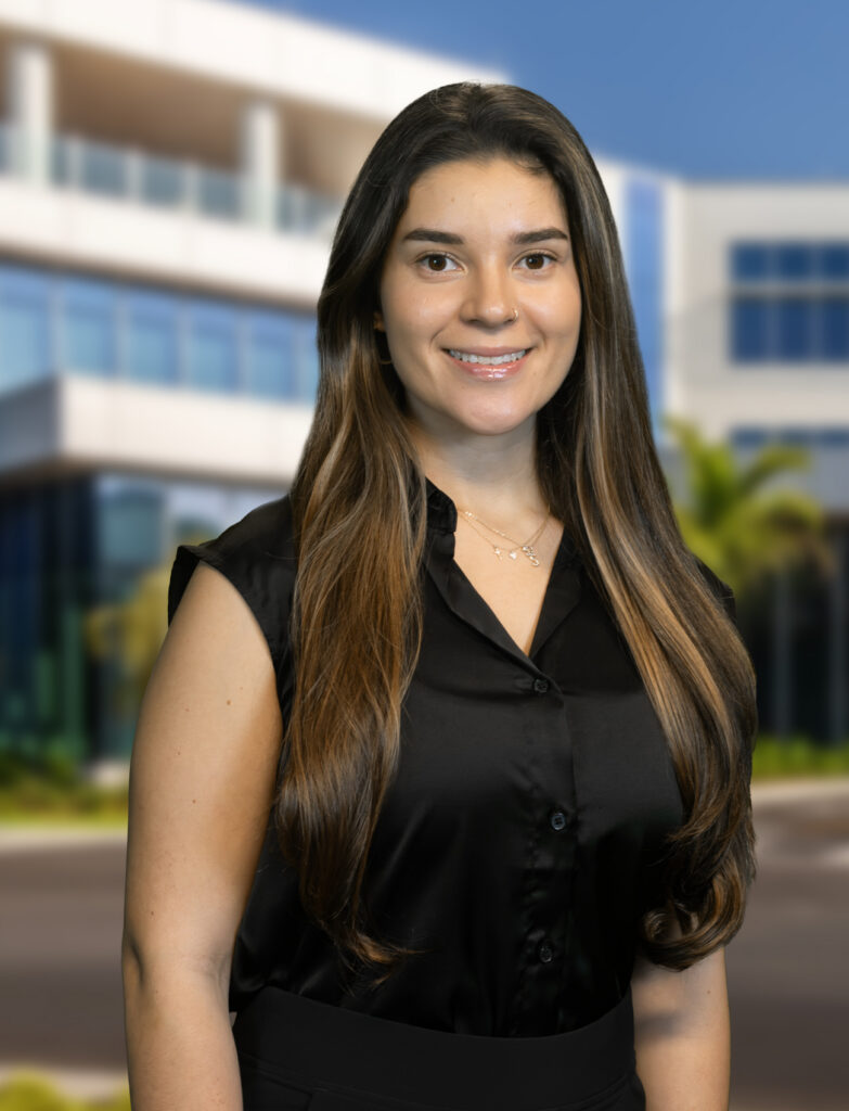 Sara Cardona Staff 01